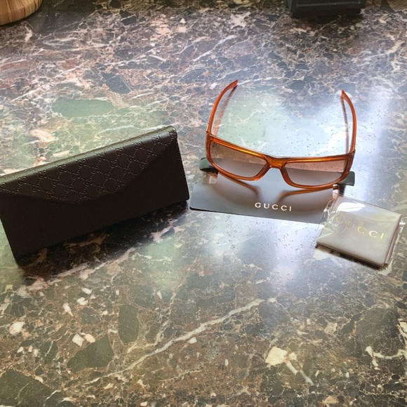 Brand new Gucci sunglasses! - Picture 7 of 12